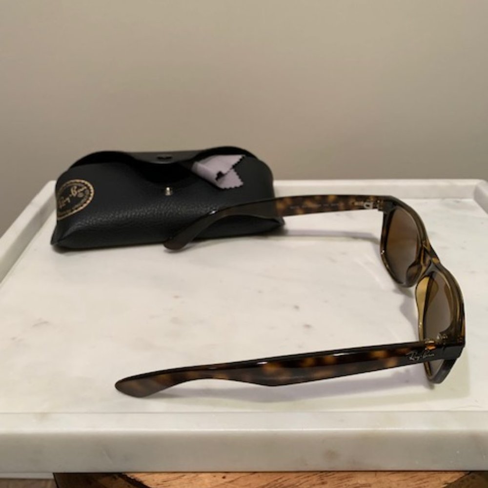 Ray-Ban Wayfarer Sunglasses - Tortoise - Picture 3 of 7